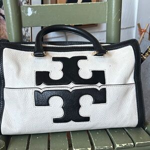 Tory Burch Monochrome Logo Handbag